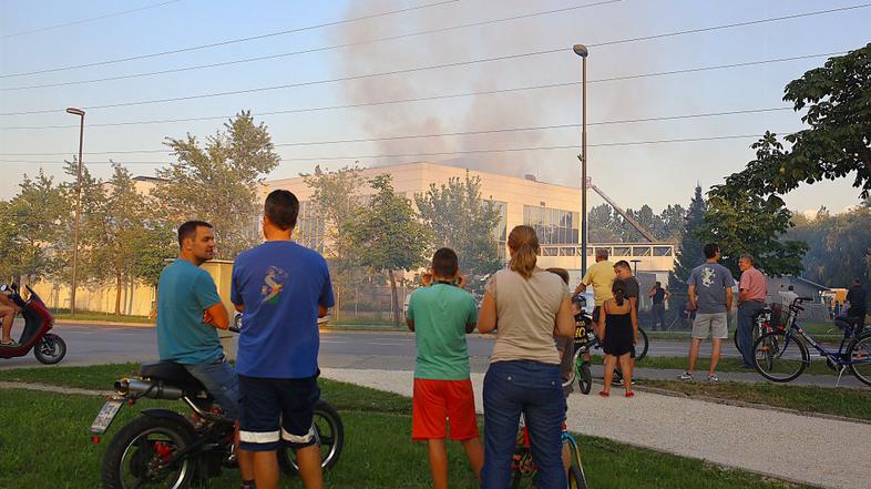 Požar logistični center