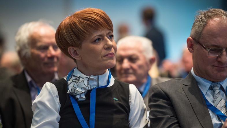 DeSUS, Aleksandra Pivec