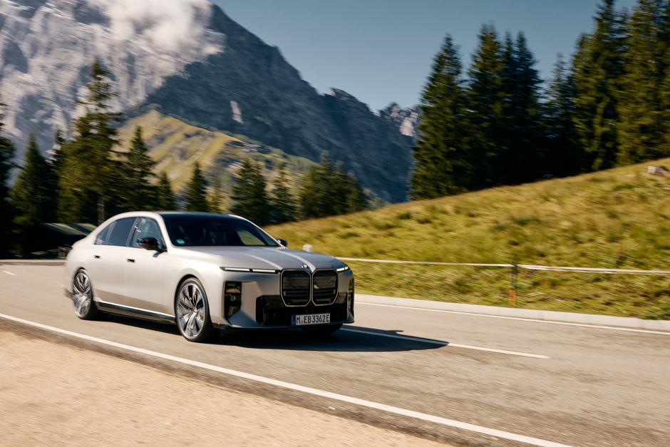 BMW serija 7 | Avtor: Žiga Intihar/BMW
