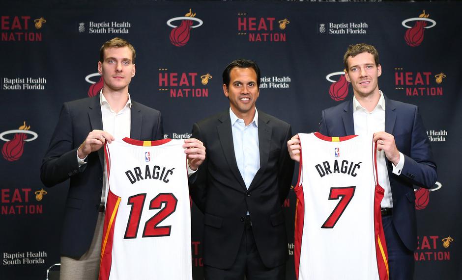 Brata Dragić in Erik Spoelstra | Avtor: Profimedia