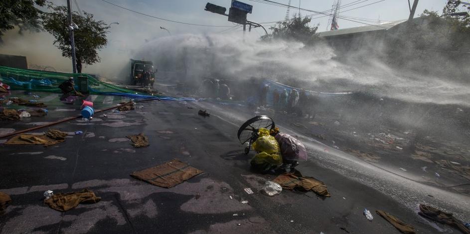 Tajska nemiri spopadi protesti policija