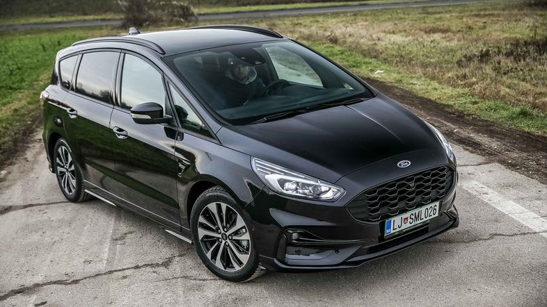 Ford S-max Hybrid