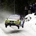 Jari-Matti Latvala še naprej vodi na reliju po Švedski.