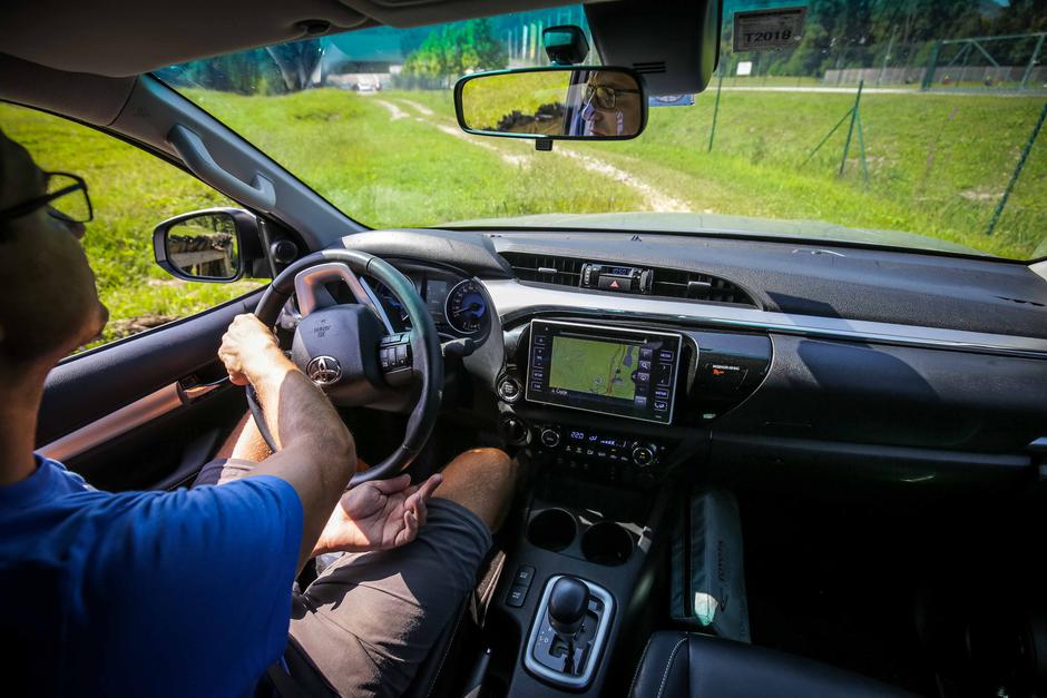 Toyota hilux invincible | Avtor: Saša Despot