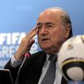Blatter se bo za nov mandat na čelu Fife boril s Katarcem Hammamom. (Foto: EPA)