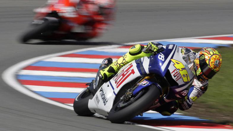 Pred Rossijem je še osem dirk na Yamahi. Nato bo postal rdeč. (Foto: Reuters)