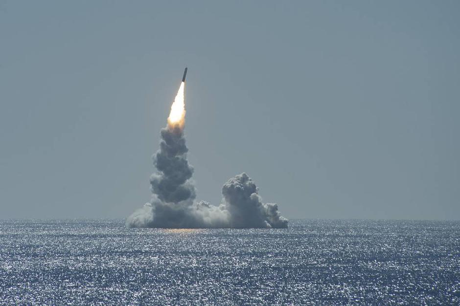 izstrelitev balistične rakete iz morja | Avtor: Facebook