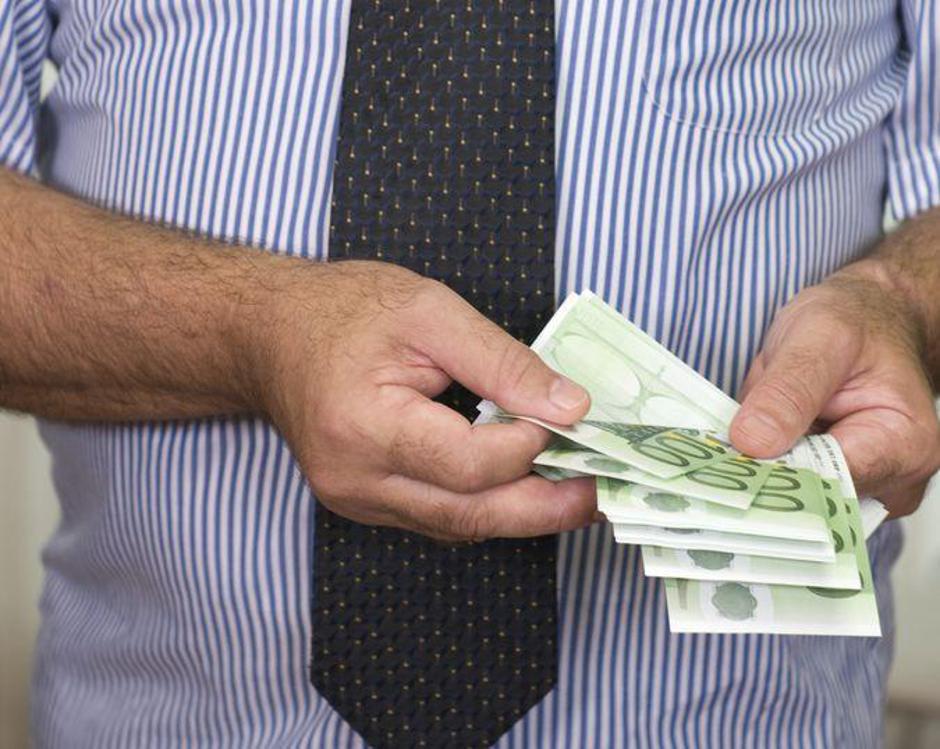 pla%C4%8Da, denar, evro, gospodarstvo, %C5%A1ef, poslovne%C5%BE | Avtor: Žurnal24 main