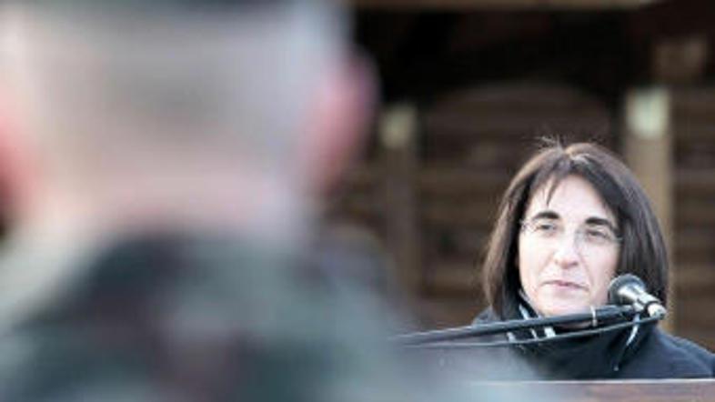 Obrambna ministrica Ljubica Jelušič je dejala, da 79 let po ustrelitvi bazoviški