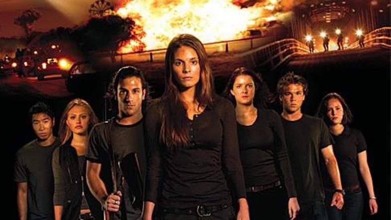 Jutri, ko se je začela vojna je režiral Stuart Beattie, ki je scenarij napisal p