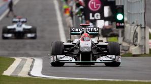 Po kvalifikacijah v Koreji se je iskrilo med Schumacherjem in Barrichellom. (Fot
