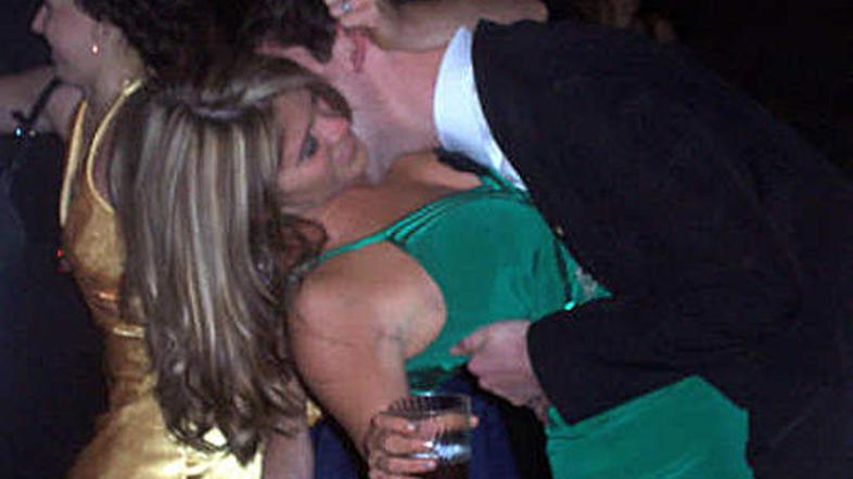 Jenna Bush med (divjim) plesom s svojim zaročencem Henryjem Hagerjem.