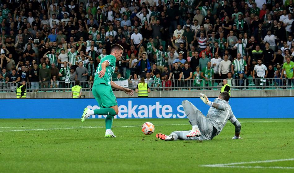 Olimpija svojega igralca prodala bivšemu angleškemu prvaku