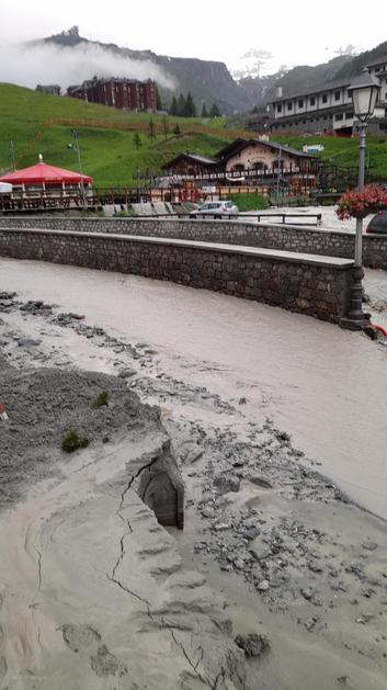 Neurje in poplave, Cogne, Italija