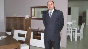 Pohištvo iz vezanega lesa jim, kot je povedal Rok Barbič, prinaša največ dohodka