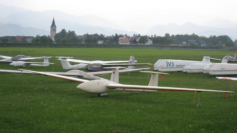 V Aeroklubu ALC Lesce upajo, da jim bo Občina Radovljica dala v najem 12 jadraln