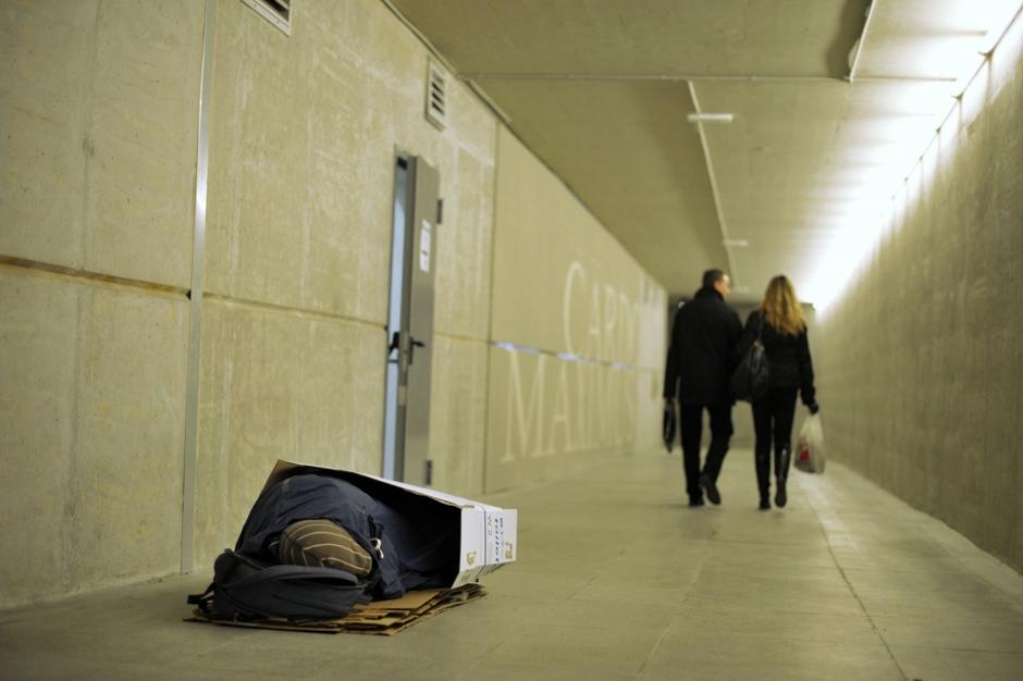 ljubljana 17.11.11, brezdomec, brezdomci, podhod Kongresni trg, speci brezdomec  | Avtor: Anže Petkovšek