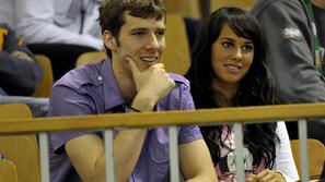 Goran Dragić si je z zanimanjem ogledal tretjo tekmo finala, malo bolj je stiska