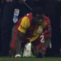 Emmanuel Eboue Istanbul Turčija Bešiktaš Galatasaray obmetavanje incidenti