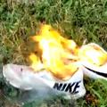 Sežiganje Nike tenisk