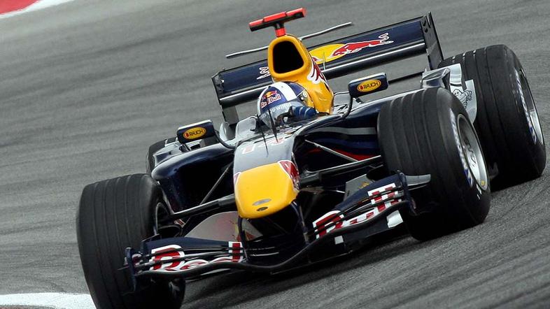 David Coulthard v dirkalniku Red Bulla