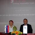 Župan Tomaž Tom Mencinger in Beti Valič sta podpisala namero o sodelovanju pri f
