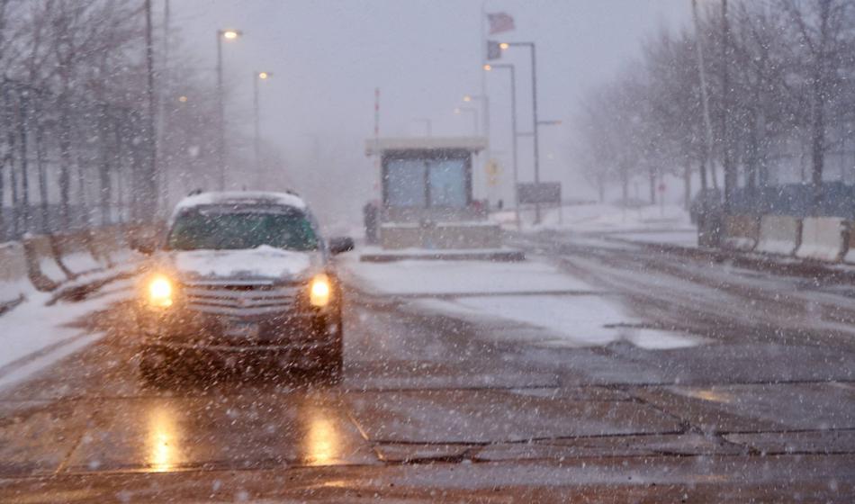 Prihaja "neurje stoletja", razglasili izredne razmere