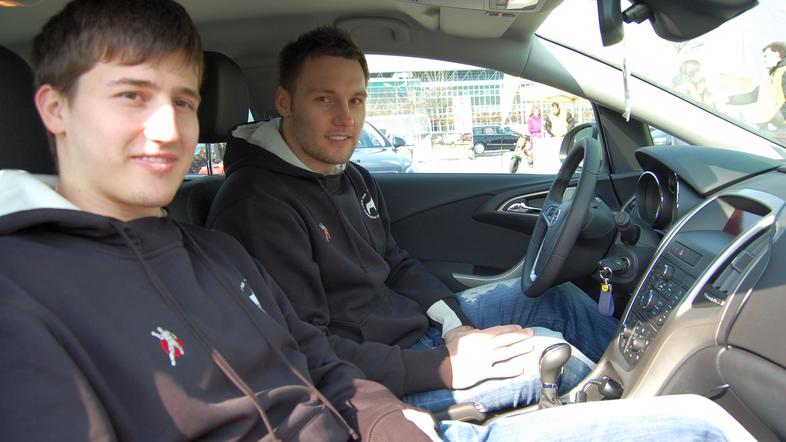 Luka Žvižej (v ozadju) in David Razgor. (Foto: Gregor Prebil)