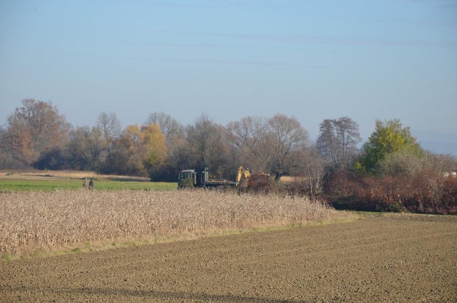 ograja meja dobova begunci