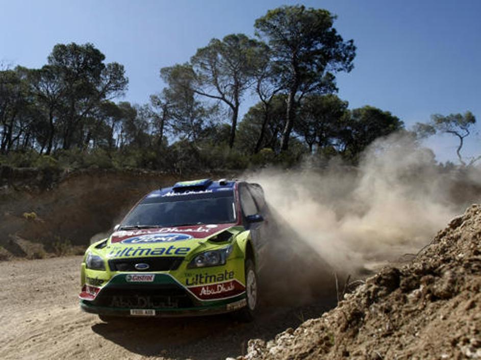 Mikko Hirvonen je na reliju Akropolis zmanjšal zastanek za Sebastienom Loebom.