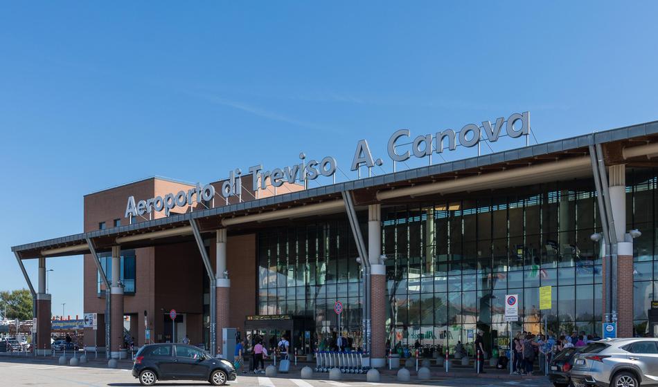 Vse več italijanskih letališč se sooča s pomanjkanjem goriva