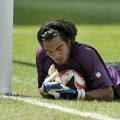 Sergio Romero je jezo zaradi poraza stresel nad zidom v slačilnici.