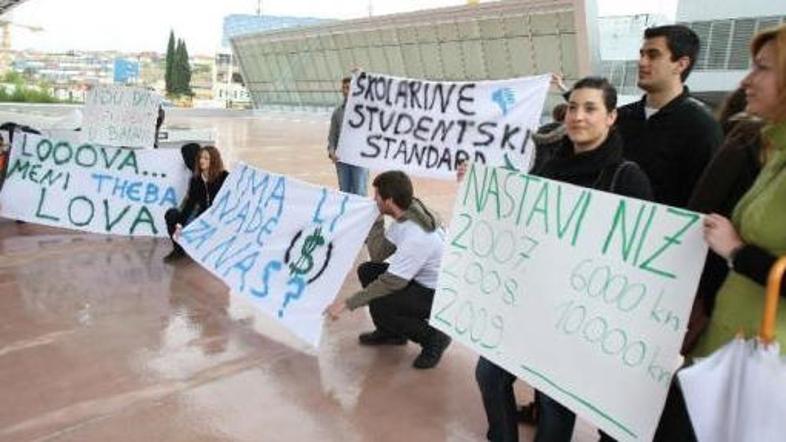 Protesti pa so potekali tudi na nekaterih fakultetah v Splitu in Osijeku.