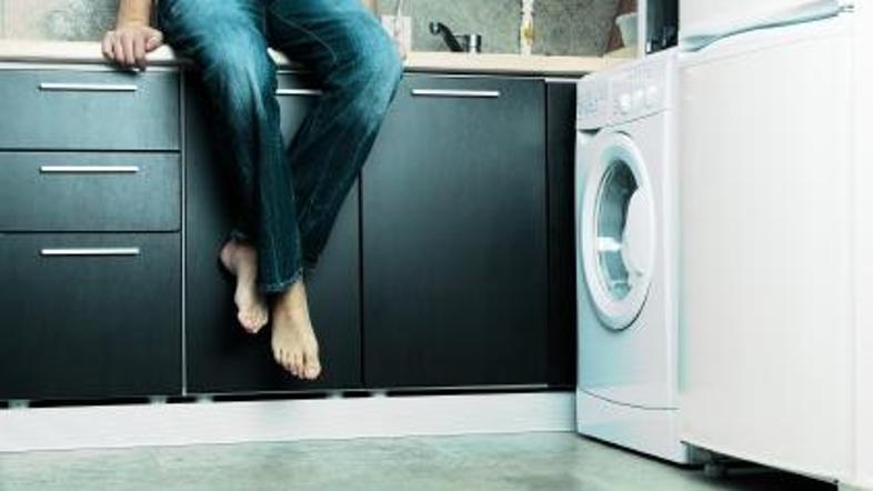 Bi bili pripravljeni v zameno za varnejše okolje zamenjati pralni stroj?