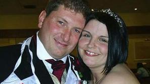 Amanda Conway se je poročila z Louisom Palmerjem, ki je obsojen zaradi posilstva