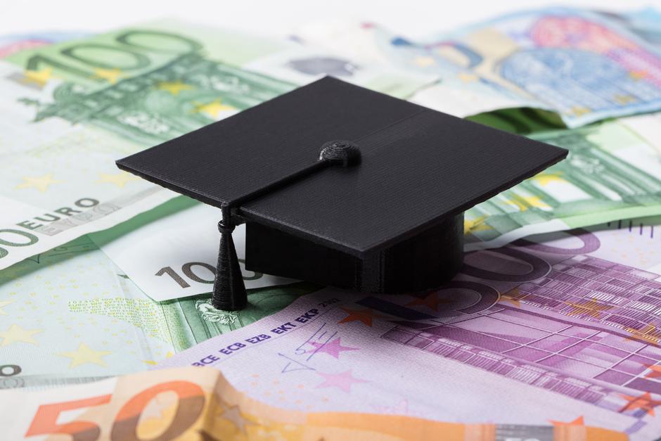kredit študent denar evro študij | Avtor: Profimedia