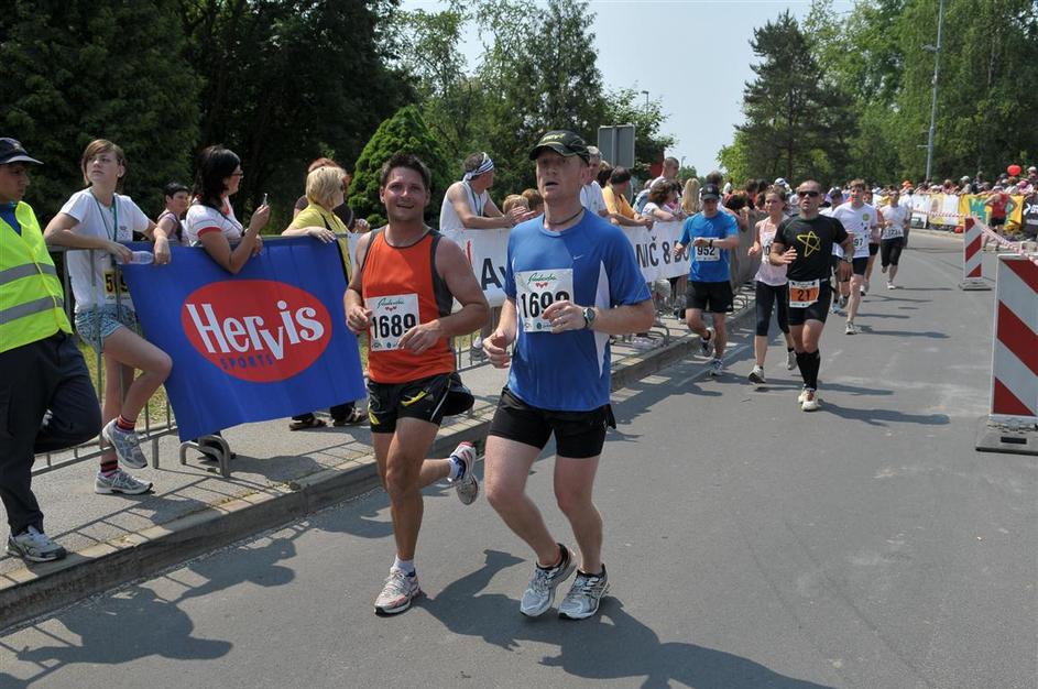 Če želite visokoresolucijsko fotografijo, nam pošljite elektronsko sporočilo na 