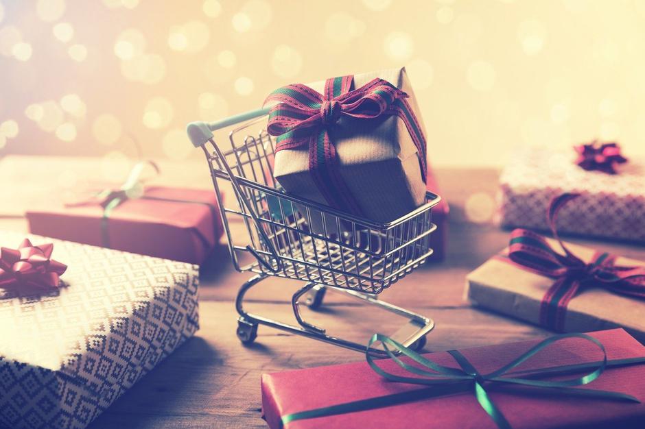 nakupovanje darila | Avtor: Profimedia