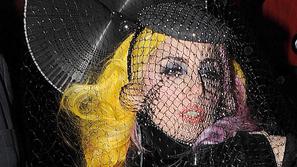 Mnogi bi ji pripisali razuzdano spolno življenje, a pevka je šla v drugo smer. (