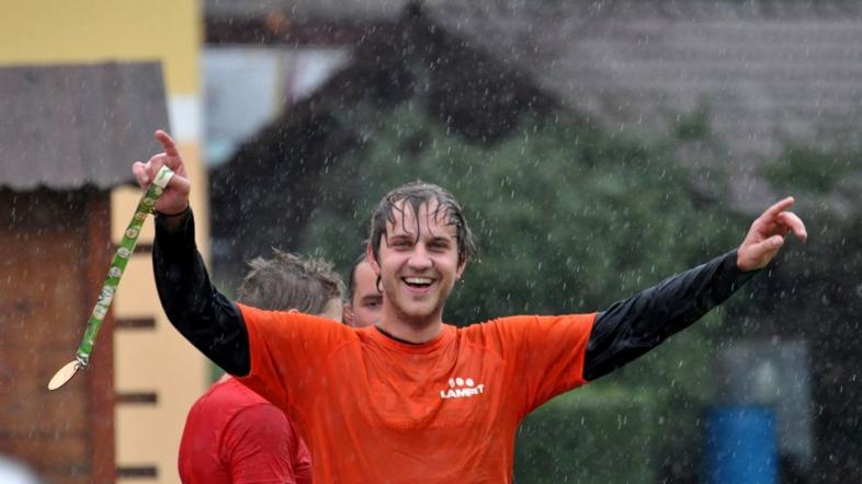 Aviratek tek dobrodelnost