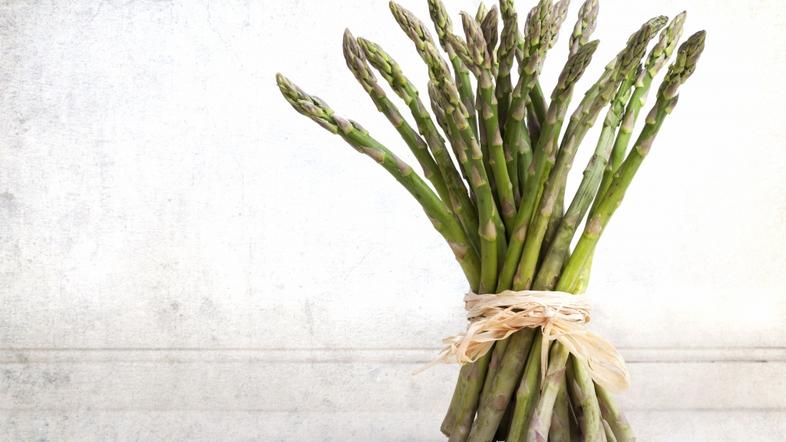 Zivljenje 11.03.14,  zelenjava, sparglji, belusi, foto: shutterstock 