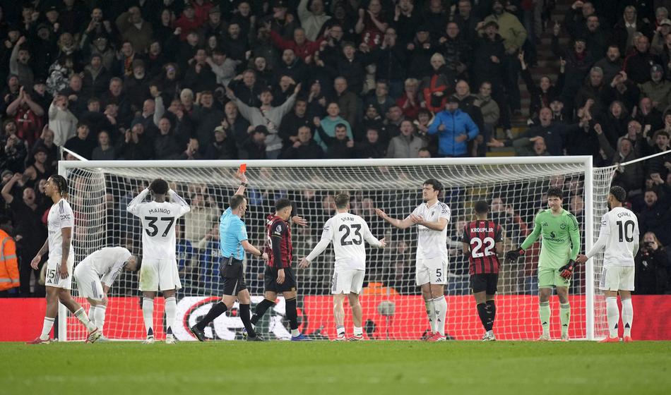 Maguire od junaka do bedaka, Šeško vstopil sredi viharja