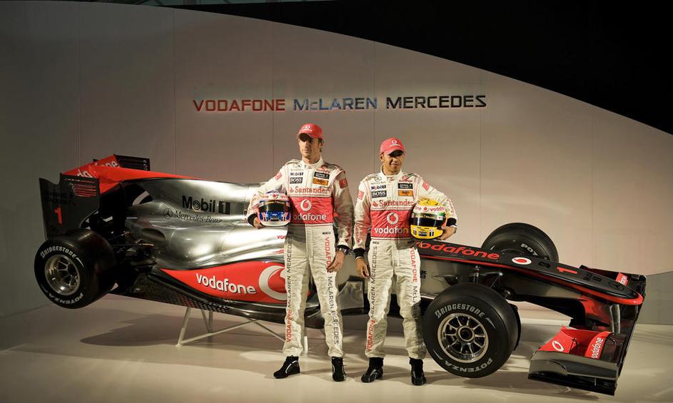 novi dirkalnik McLaren Mercedes Button Hamilton MP24-5