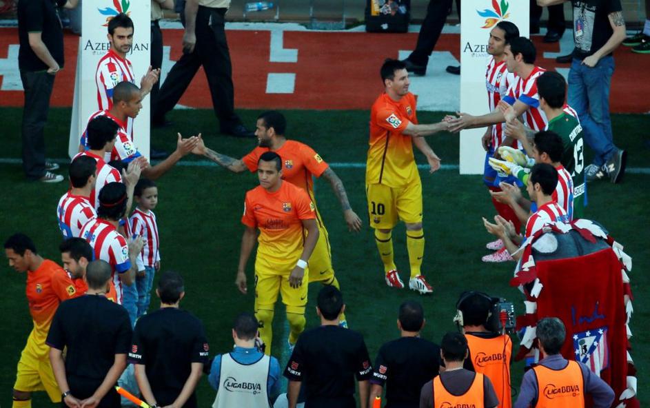 Alves Alexis Sanchez Messi Falcao Adrian Atletico Madrid Barcelona Liga BBVA Špa