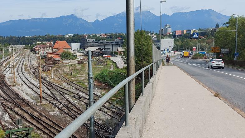 Kranj, cesta, železniški tiri