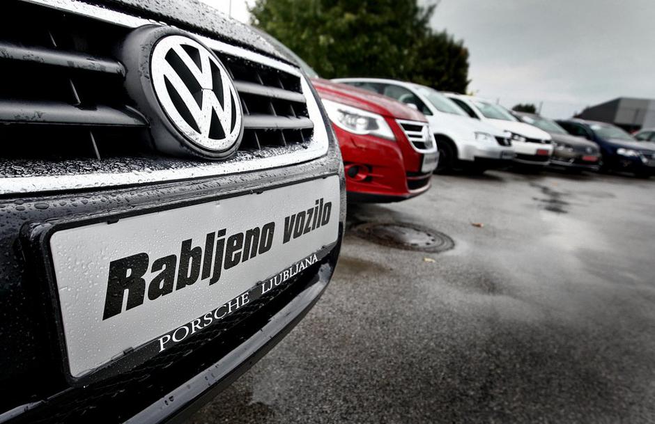 Prodaja rabljenih vozil. | Avtor: Boštjan Tacol