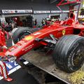 Räikkönen je vodil večji del dirke, v predzadnjem krogu pa razbil Ferrarija.