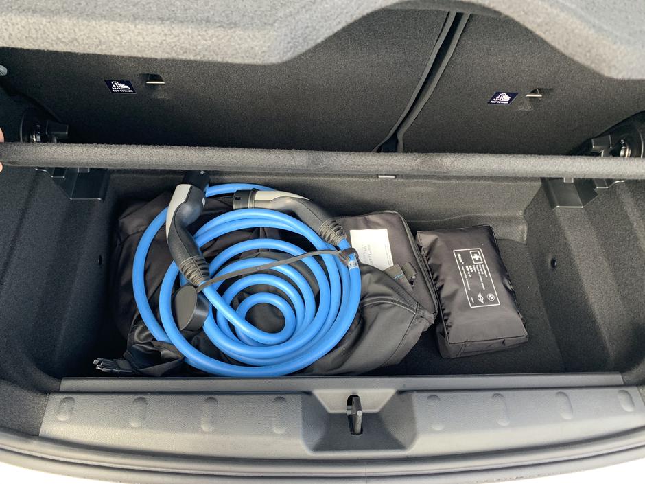 MINI SE električni polnilni kabel | Avtor: Andrej Leban