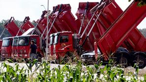Stožice, protest, tovornjaki, tovornjakarji, podizvajalci