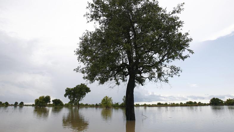 Španija se spopada z uničevalnimi neurji.